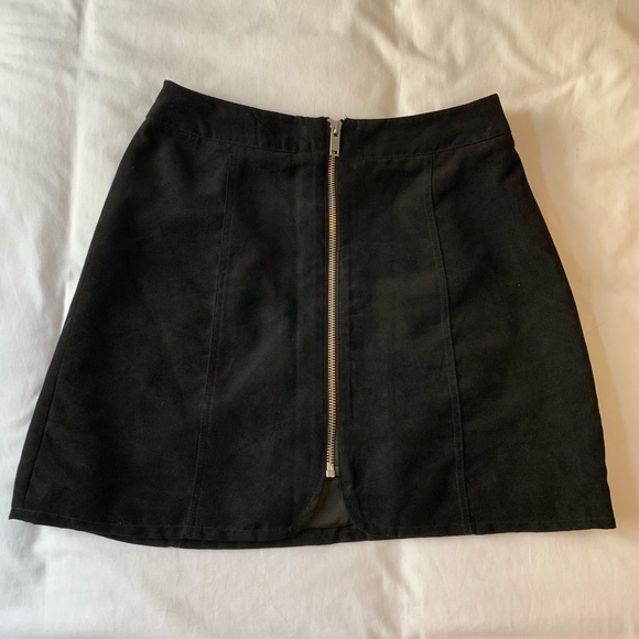 🤩 3 for $20 / Black Velvet H&M Zipper Skirt - Picture 1 of 6